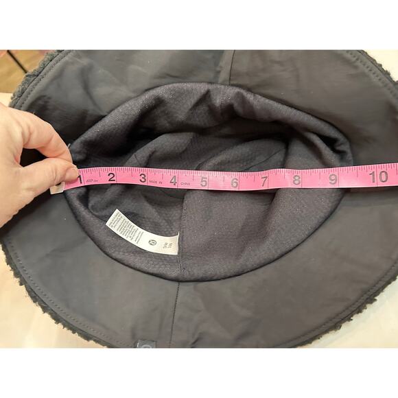 NWT Lululemon textured fleece bucket hat - Picture 5 of 11